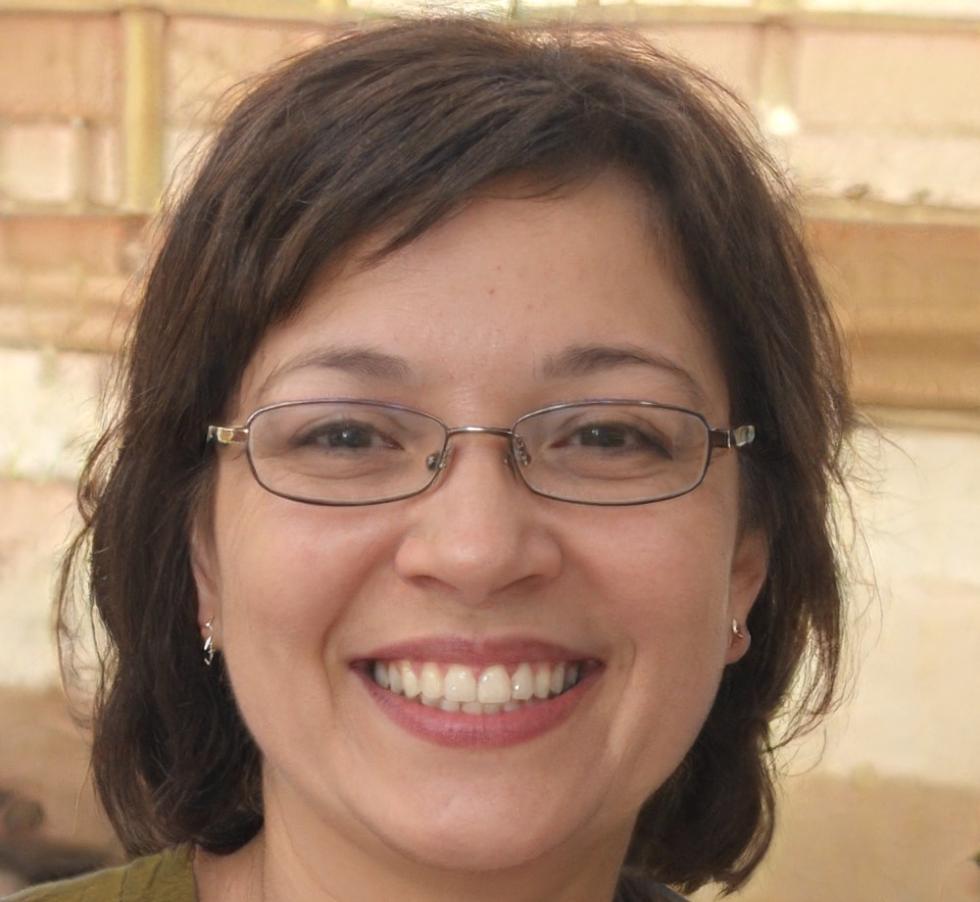Daryna Kovalchuk — Lead curriculum author at HostSynergyp